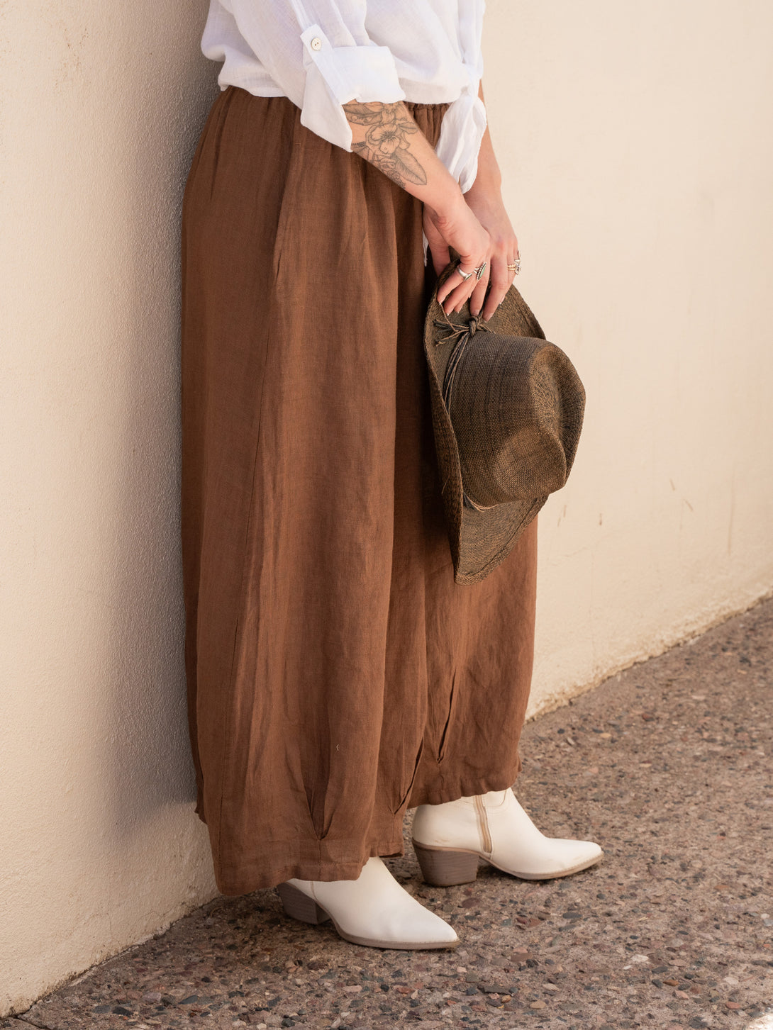 Conscious Coterie Stevie Linen Pant in Coffee on model side view