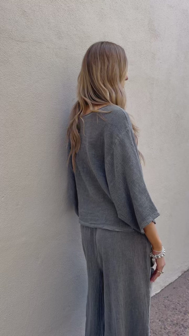 Conscious Coterie Rhonda Linen Cotton Top in charcoal on model product video